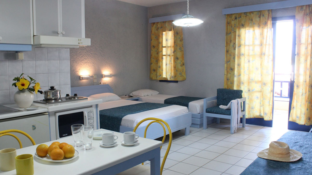 Latania Studios & Apartments